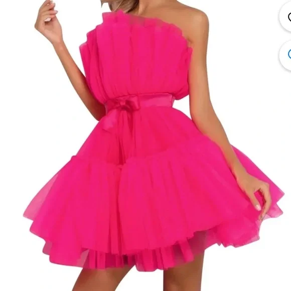 Hot Pink Strapless Toole dress with bow. - Picture 1 of 3